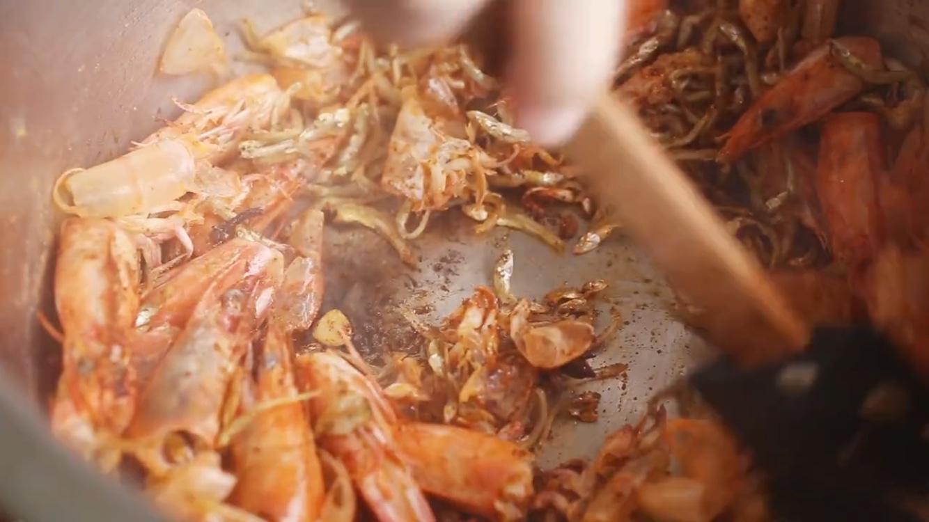 排骨蝦面-東南亞美味的做法 步骤2