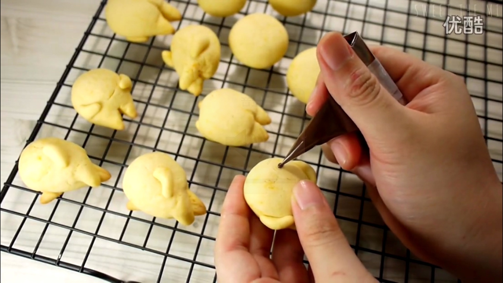可能是最逼真的懶蛋蛋檸檬白巧克力餅乾的做法 步骤21