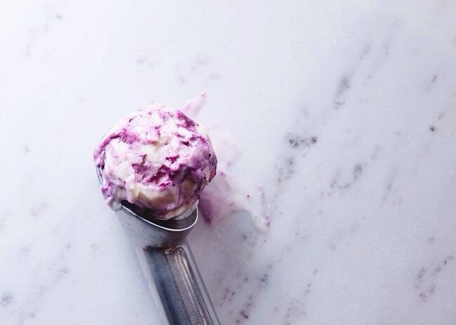 藍莓酸奶油冰激凌的做法 步骤2