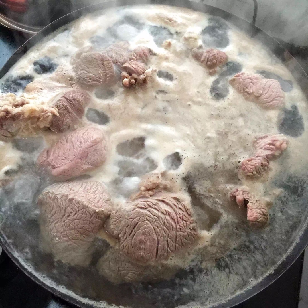 開滷鍋 ——滷牛肉的做法 步骤3