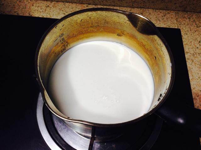 窩蛋奶（正宗廣府糖水）的做法 步骤1