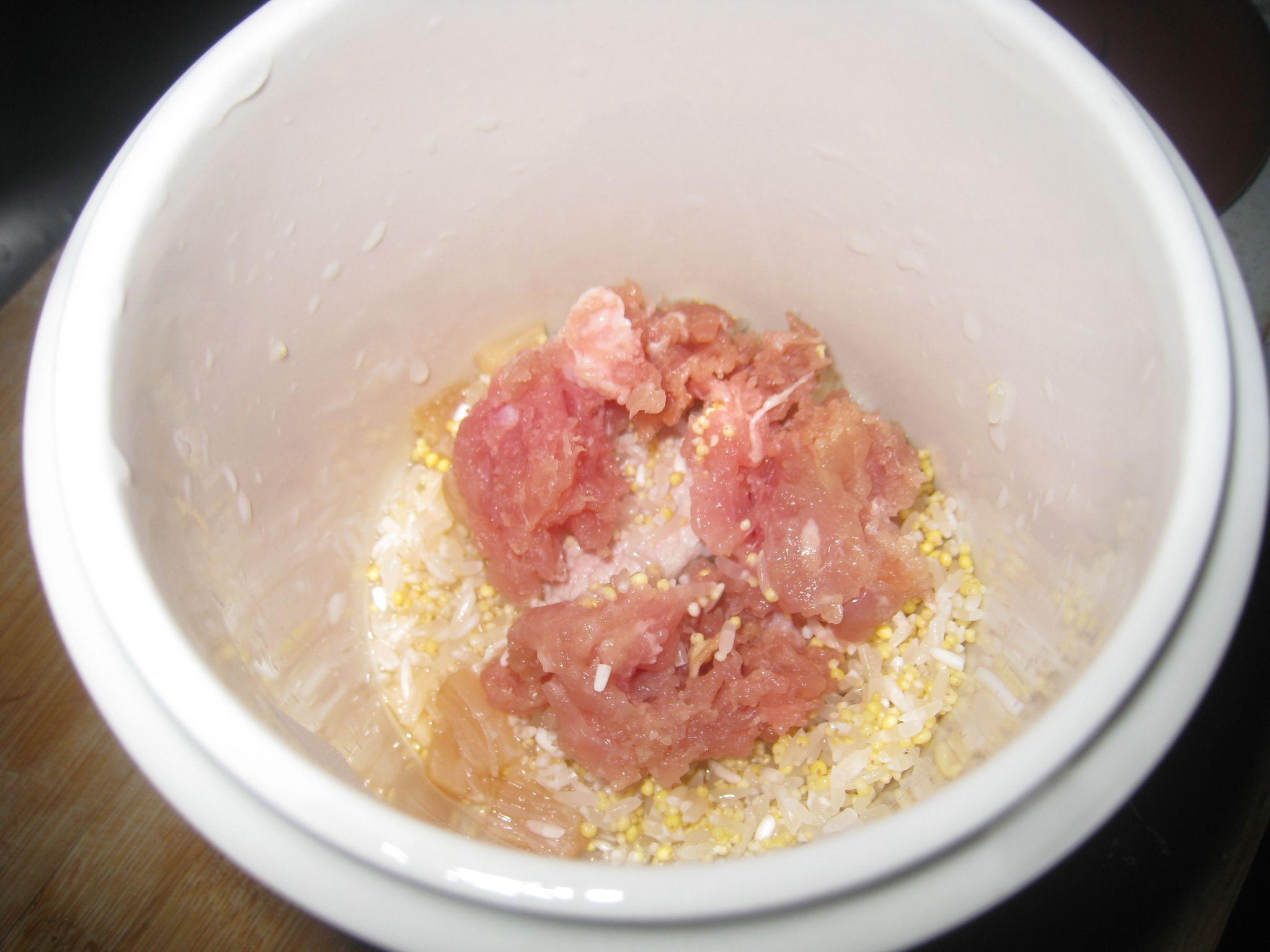 瑤柱瘦肉二米粥的做法 步骤5