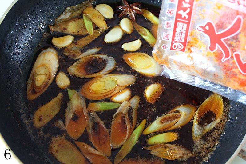 翅中蝦火鍋，過節待客超有面子的一鍋兩吃香辣火鍋的做法 步骤6