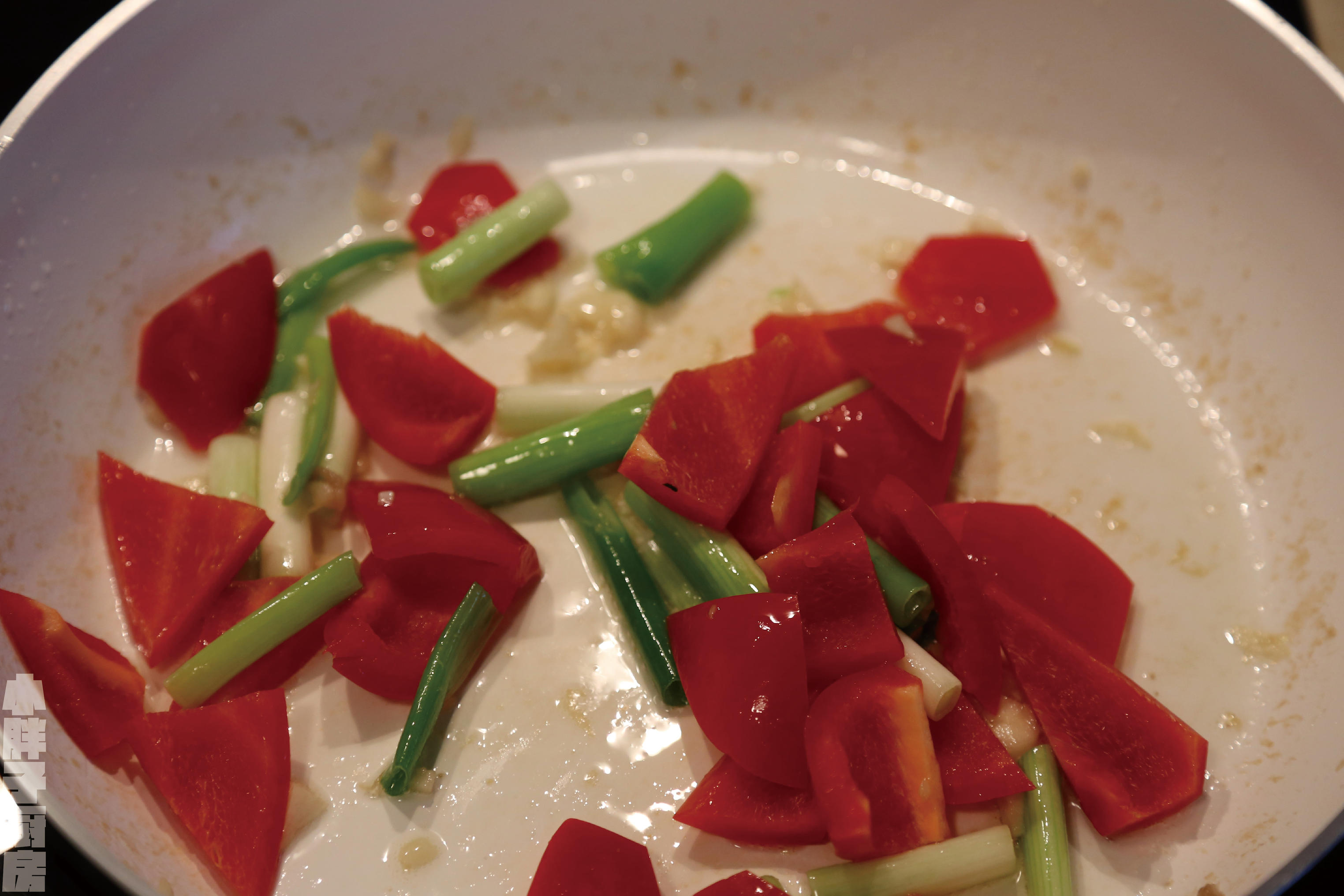 粵菜⎪欖菜香蔥煎雞腿肉的做法 步骤7