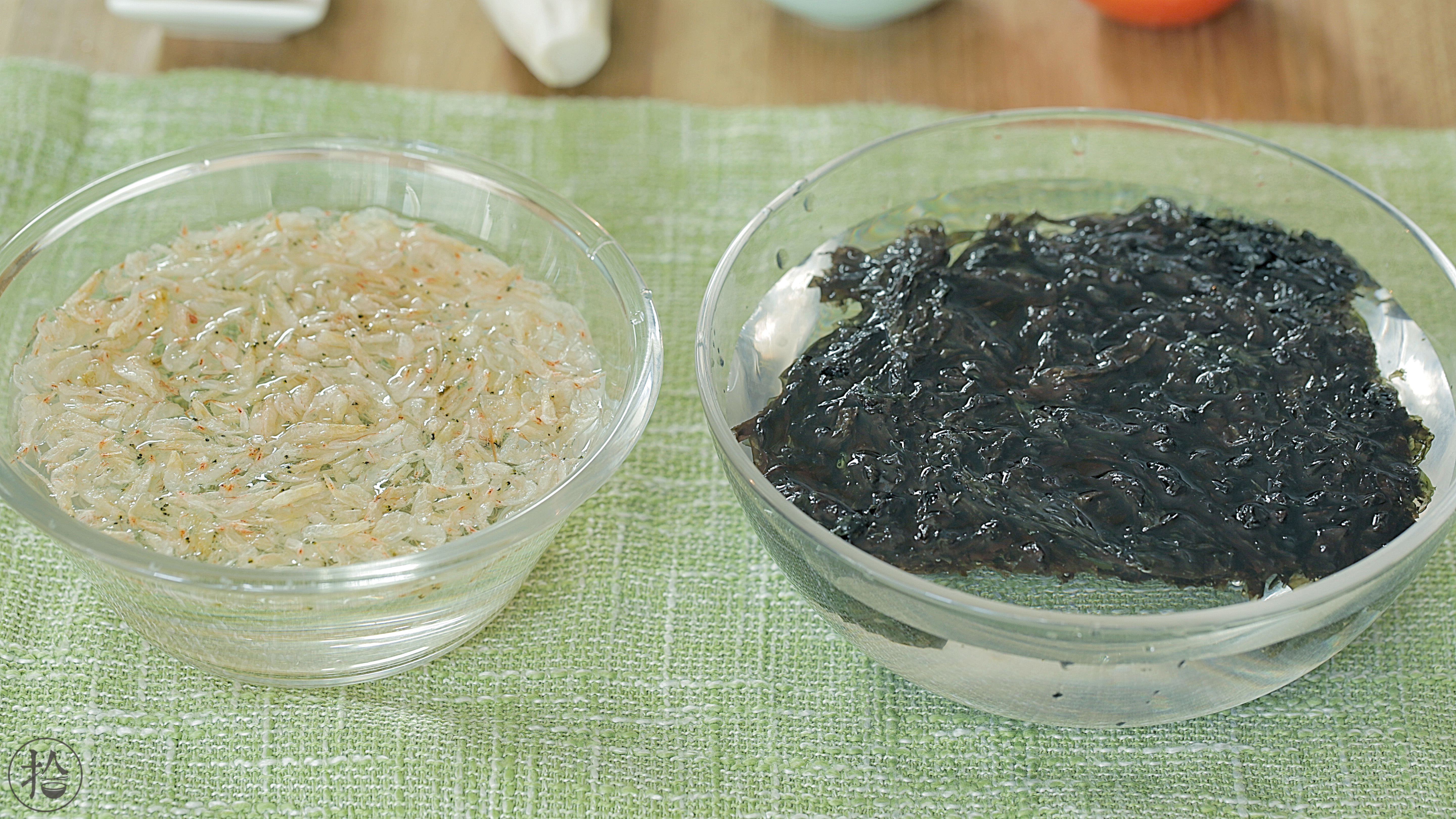 紫菜飯糰&雞腿菇蛋花湯的做法 步骤1