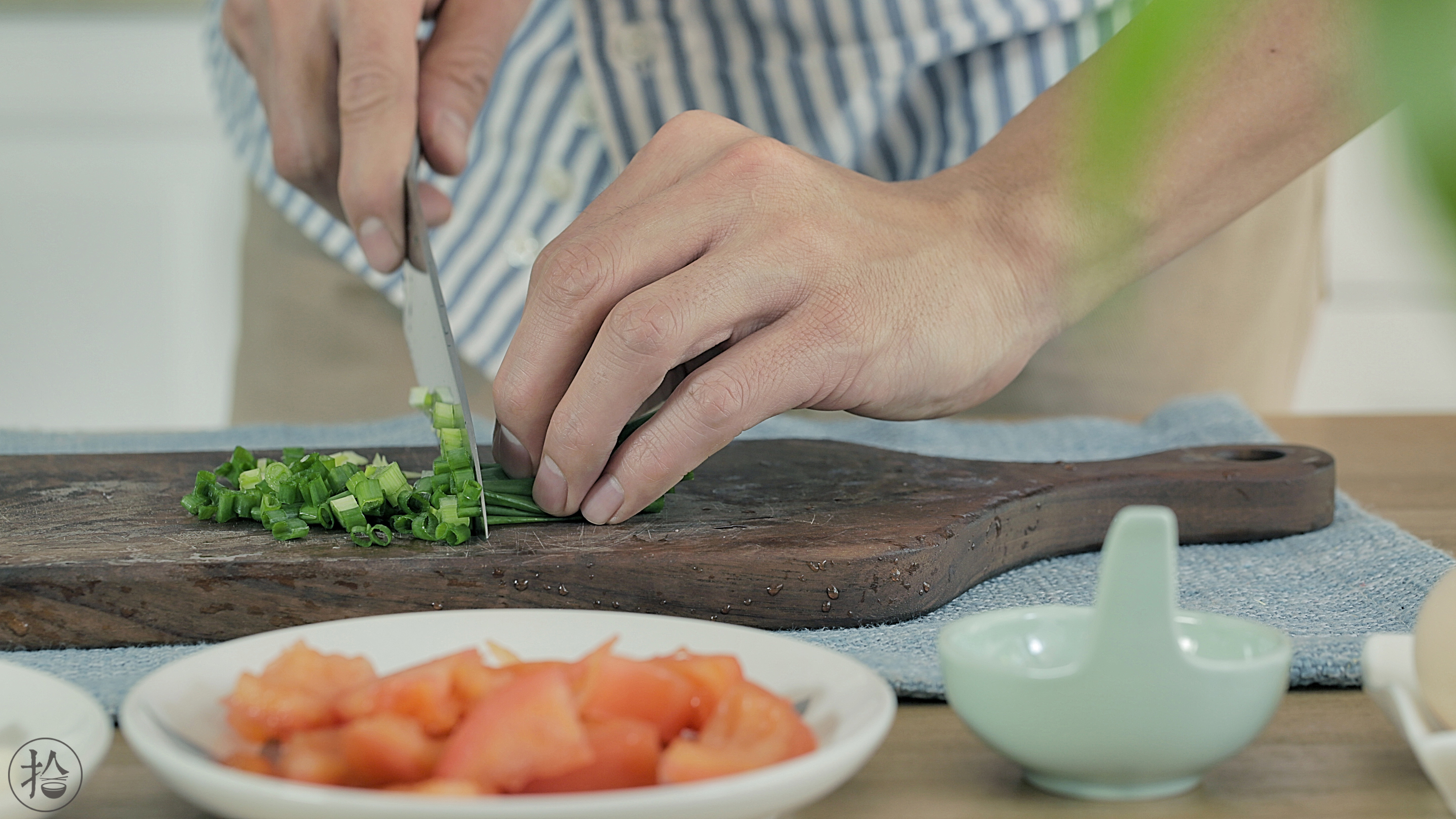 紫菜飯糰&雞腿菇蛋花湯的做法 步骤4