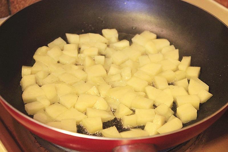 三步驟零失敗率平底鍋薯塊的做法 步骤2