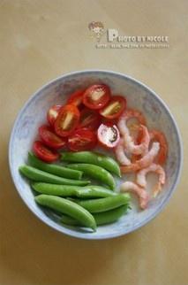 番茄鮮蝦沙拉的做法 步骤1