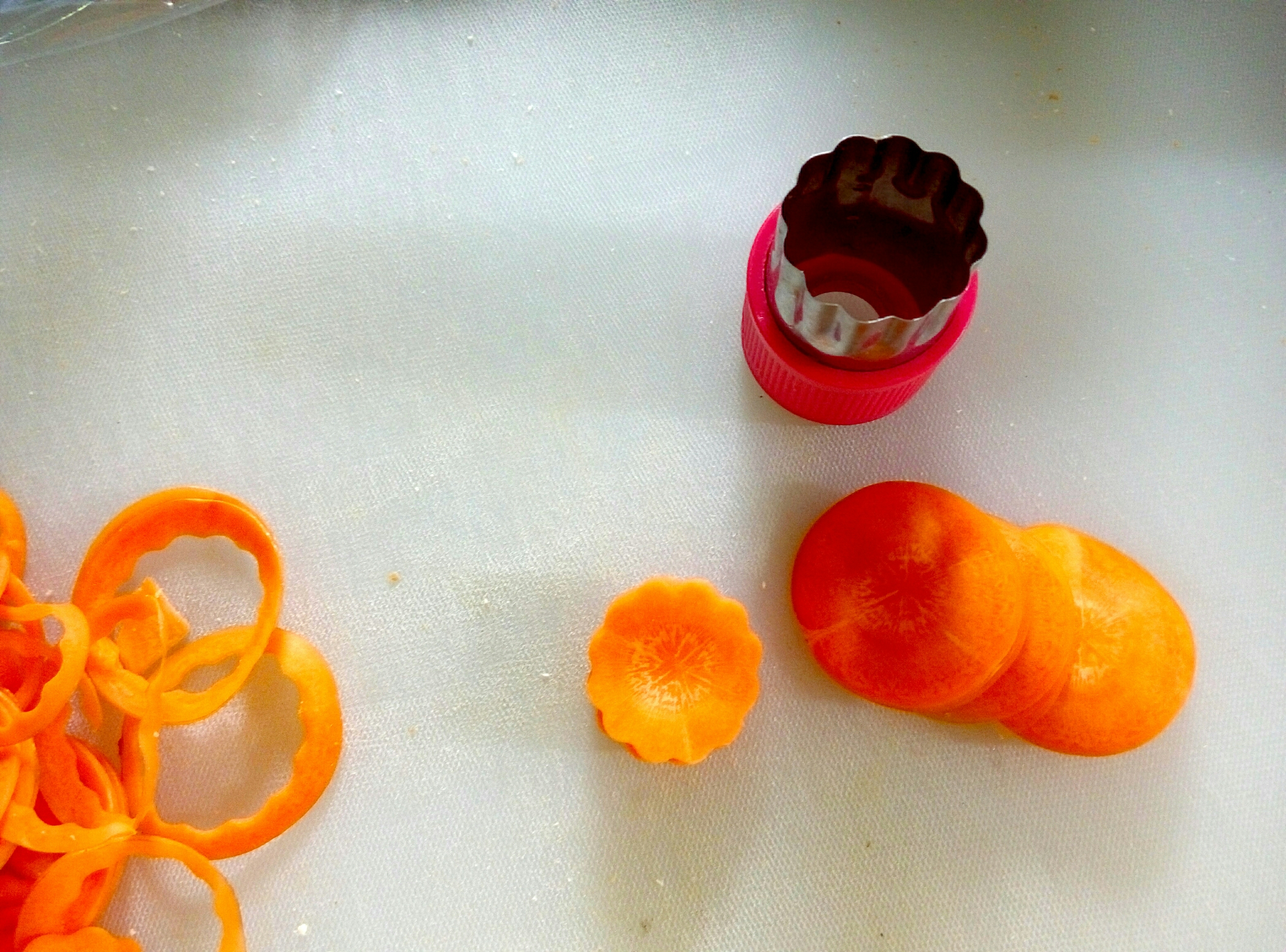 胡蘿蔔玫瑰花(我的創意小盆飾)的做法 步骤2