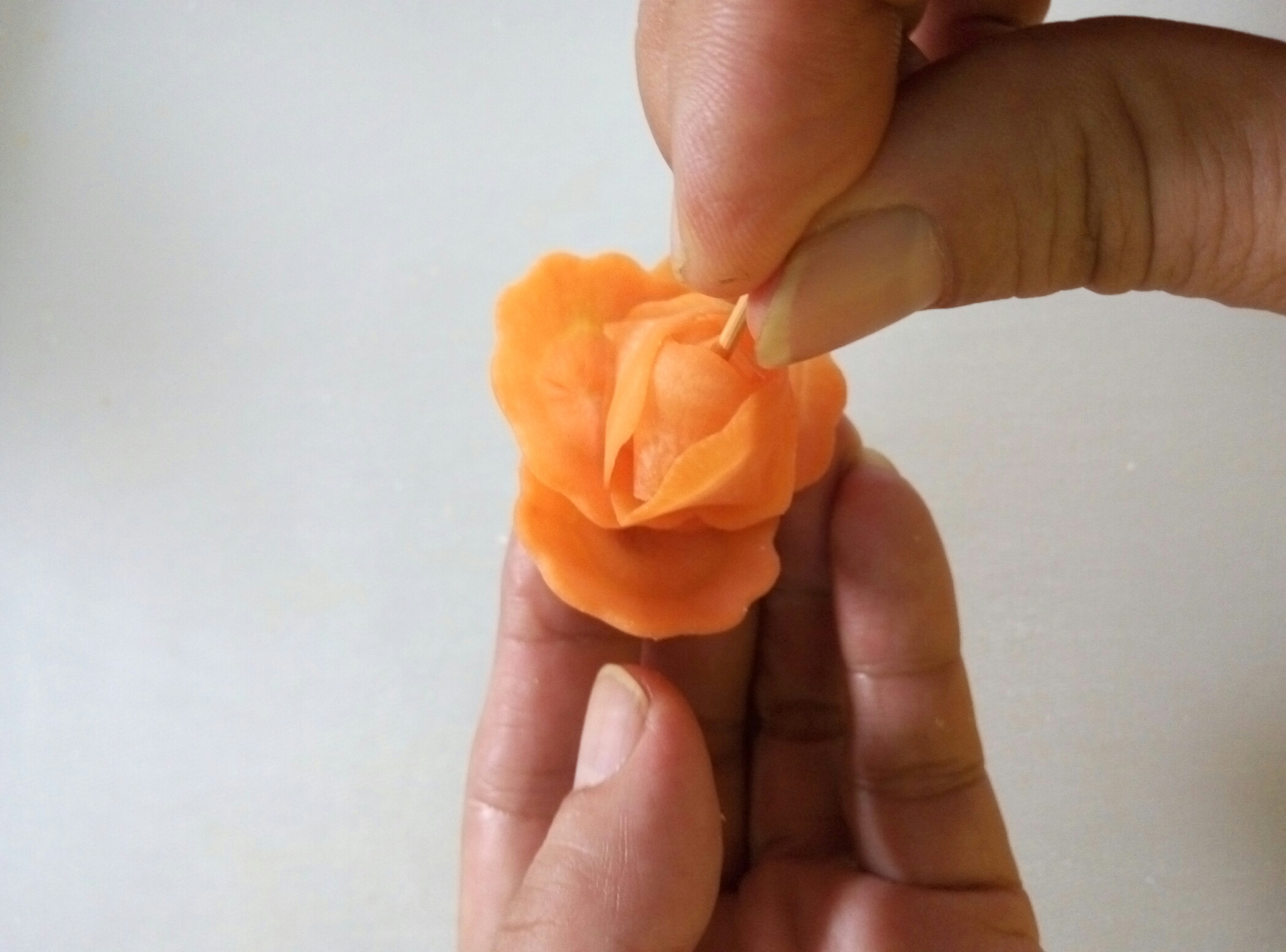 胡蘿蔔玫瑰花(我的創意小盆飾)的做法 步骤6