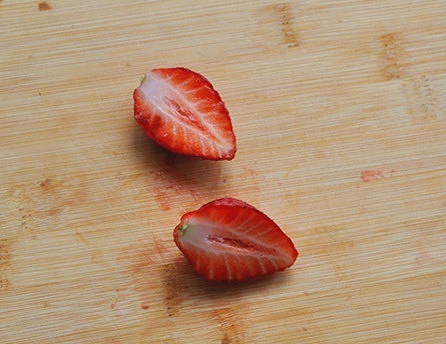 金魚（草莓創意擺盤）的做法 步骤3