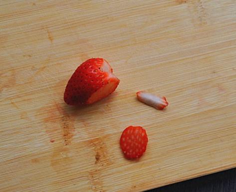 金魚（草莓創意擺盤）的做法 步骤2