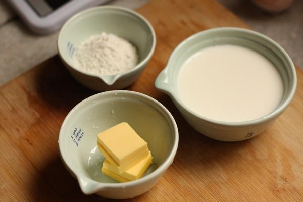 奶油燉菜--深夜食堂的做法 步骤1