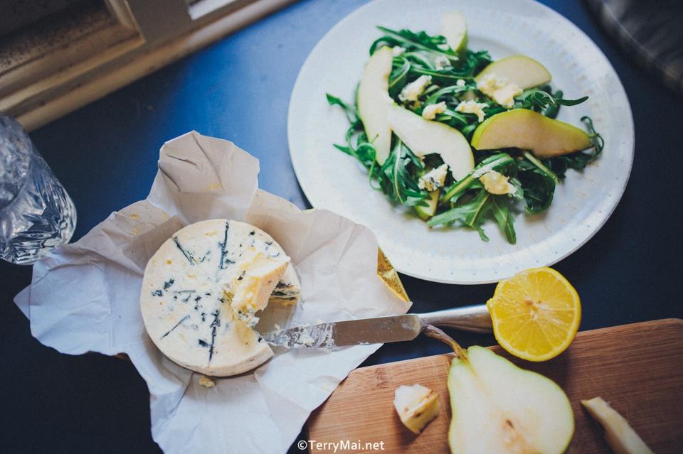 香梨藍紋乳酪芝麻菜沙拉的做法 步骤2