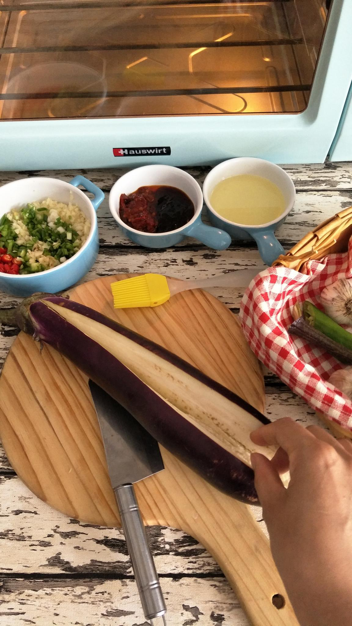 烤香辣茄子——家常快手烤箱菜的做法 步骤1