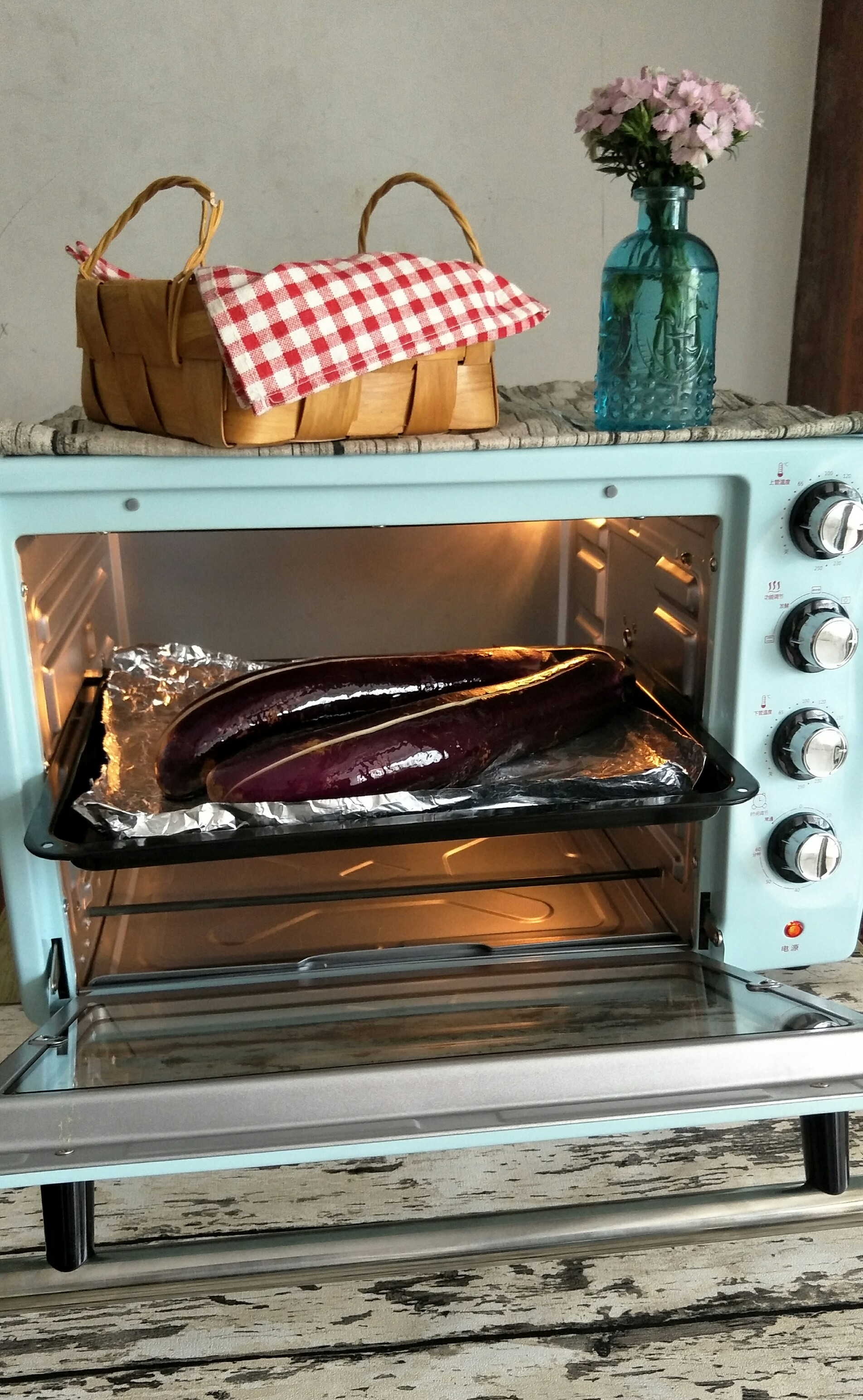 烤香辣茄子——家常快手烤箱菜的做法 步骤3