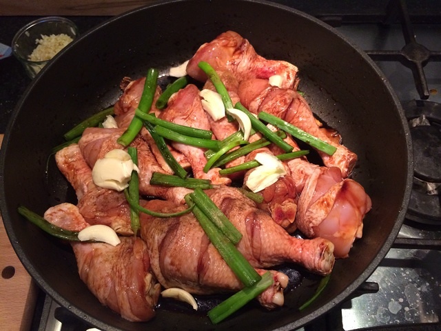 烤箱菜～蜜汁蘑菇焗雞腿的做法 步骤1