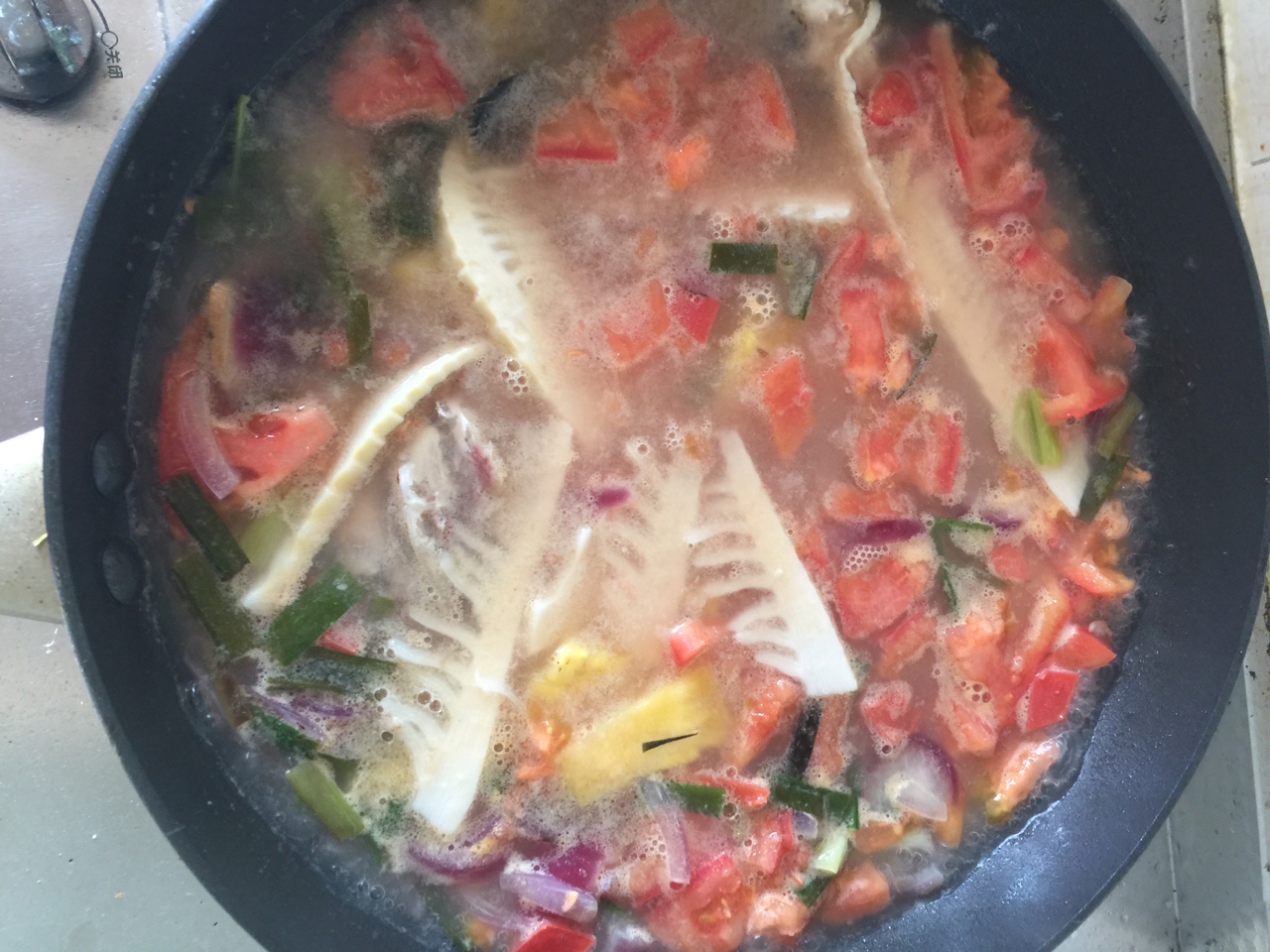 東南亞風味的酸辣魚湯的做法 步骤5