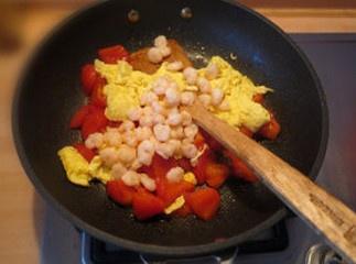 蕃茄雞蛋炒蝦仁的做法 步骤6