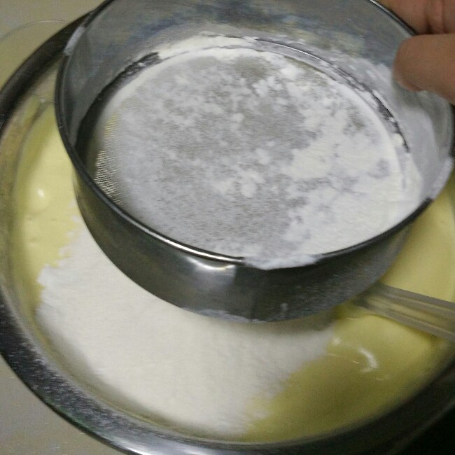 法式海綿蛋糕（土雞蛋版）的做法 步骤8