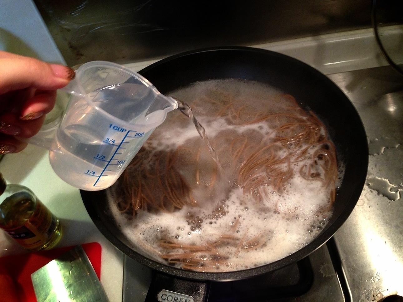 韓式拌蕎麥冷麪的做法 步骤3