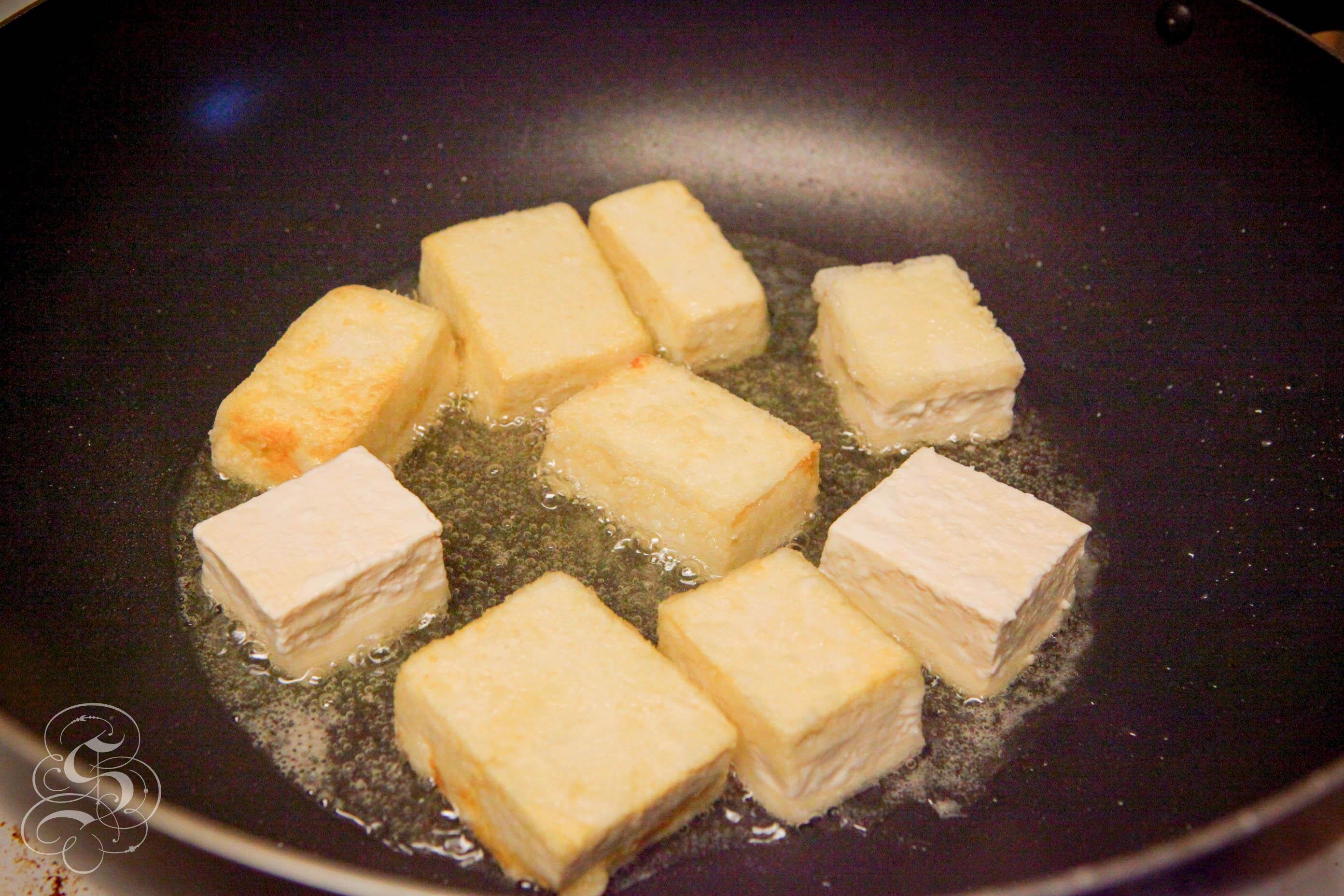 【就是這個辣味兒！】可能是最下飯的素菜——湘味青椒豆腐的做法 步骤2