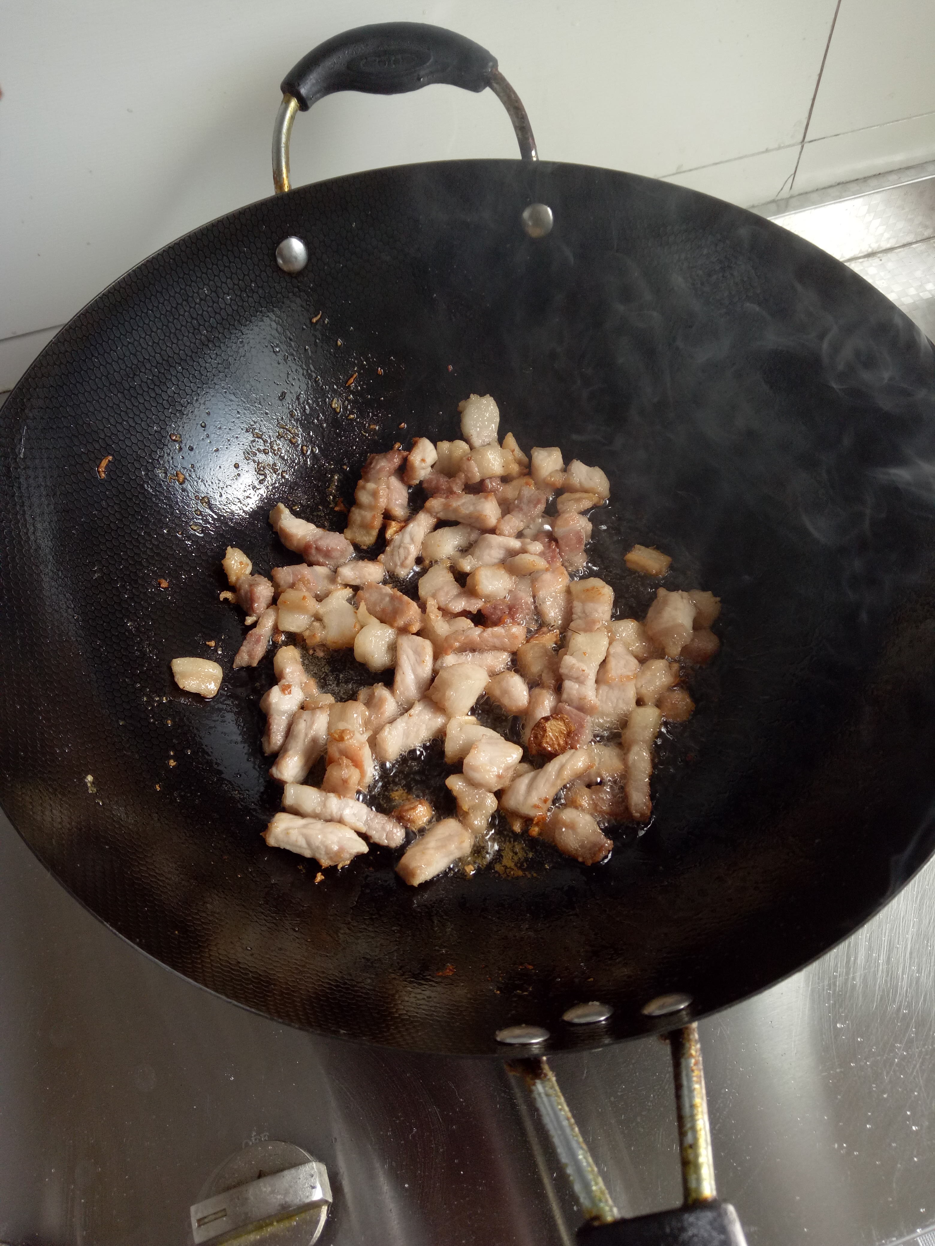蠶豆燜飯的做法 步骤2