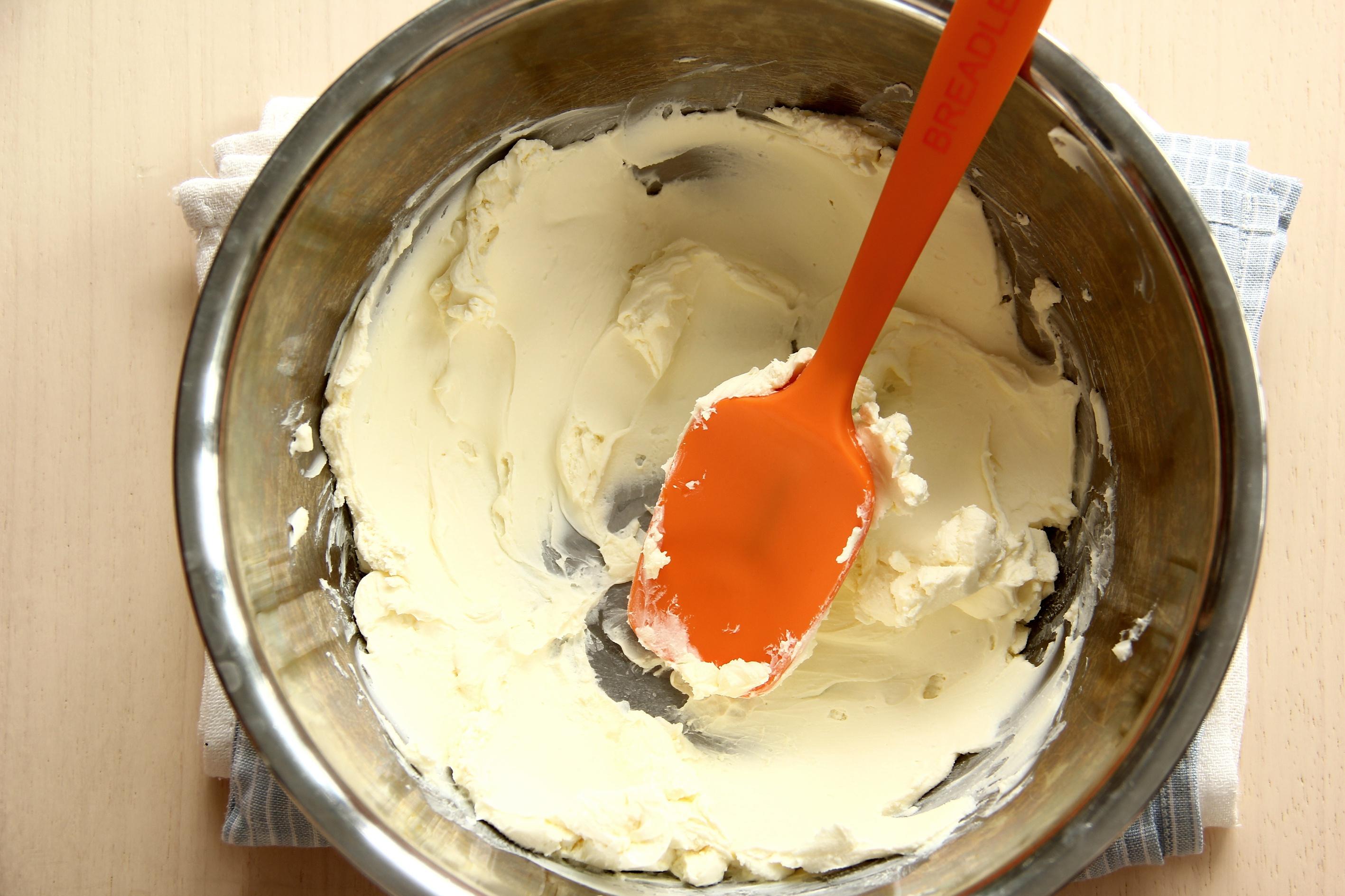 kiri奶油芝士食譜-櫻桃乳酪蛋糕冰淇淋的做法 步骤1