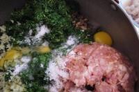 薺菜蝦仁香菇肉餛飩的做法 步骤5