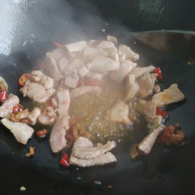 老饒家丨茶樹菇燒肉的做法 步骤4