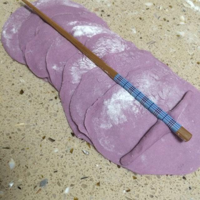 紫薯玫瑰花捲饅頭的做法 步骤5