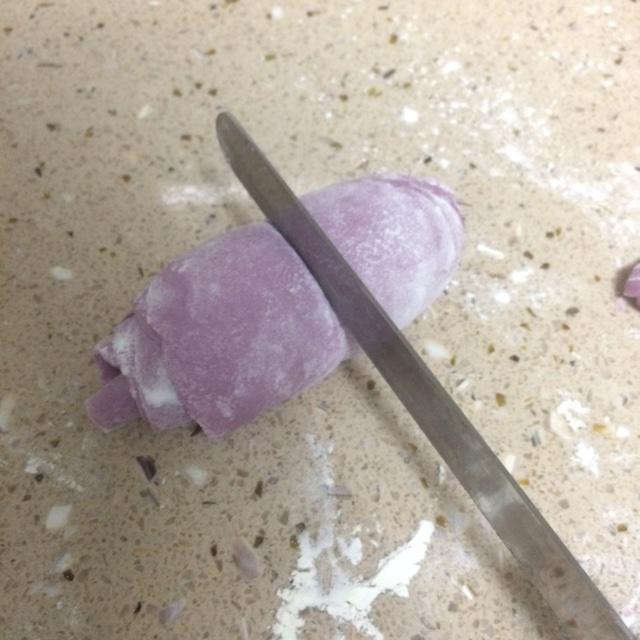 紫薯玫瑰花捲饅頭的做法 步骤7