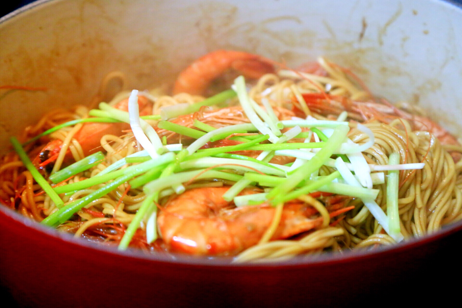 幹鍋草蝦燜面的做法 步骤4