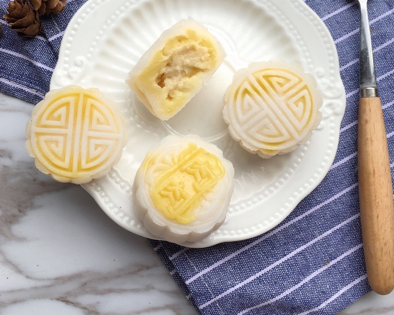 100%榴蓮果肉流心乳酪月餅 | Durian cheese mooncakes with 100% durian flesh flow heart的做法 步骤4
