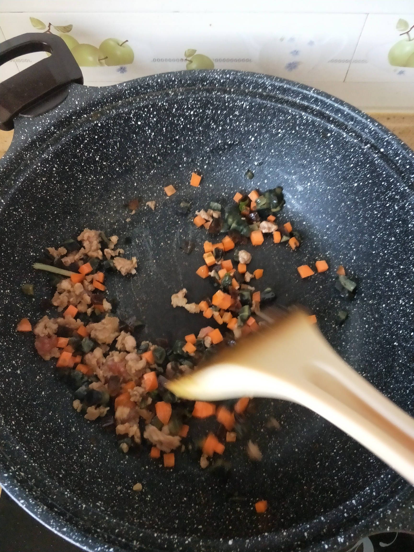皮蛋瘦肉疙瘩湯的做法 步骤4