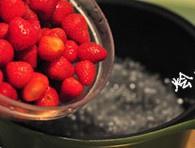 草莓罐頭的做法 步骤3