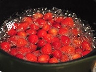 草莓罐頭的做法 步骤4