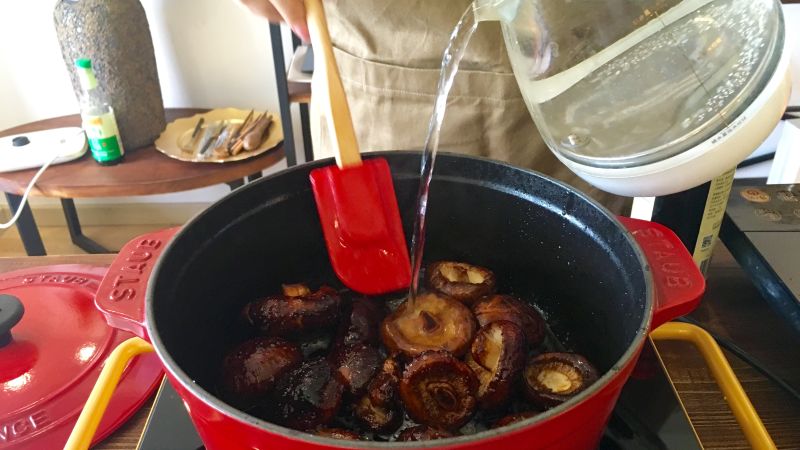 下飯營養好菜——油燜大花菇的做法 步骤7