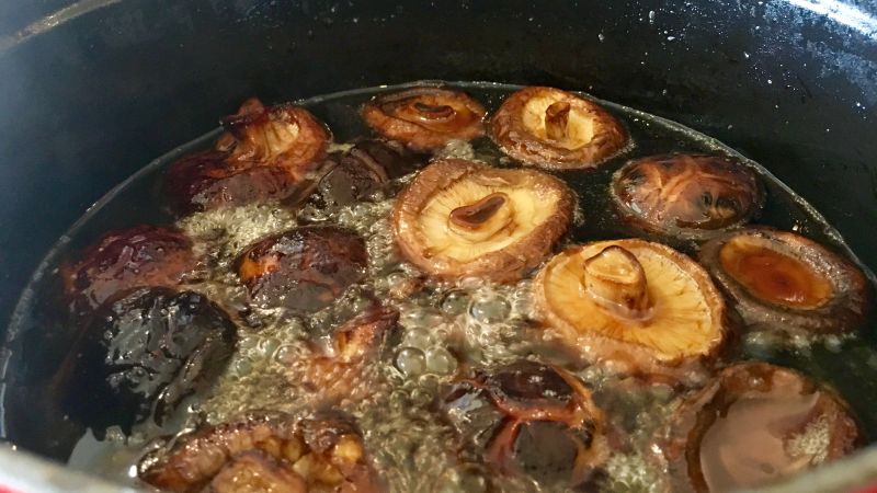 下飯營養好菜——油燜大花菇的做法 步骤8