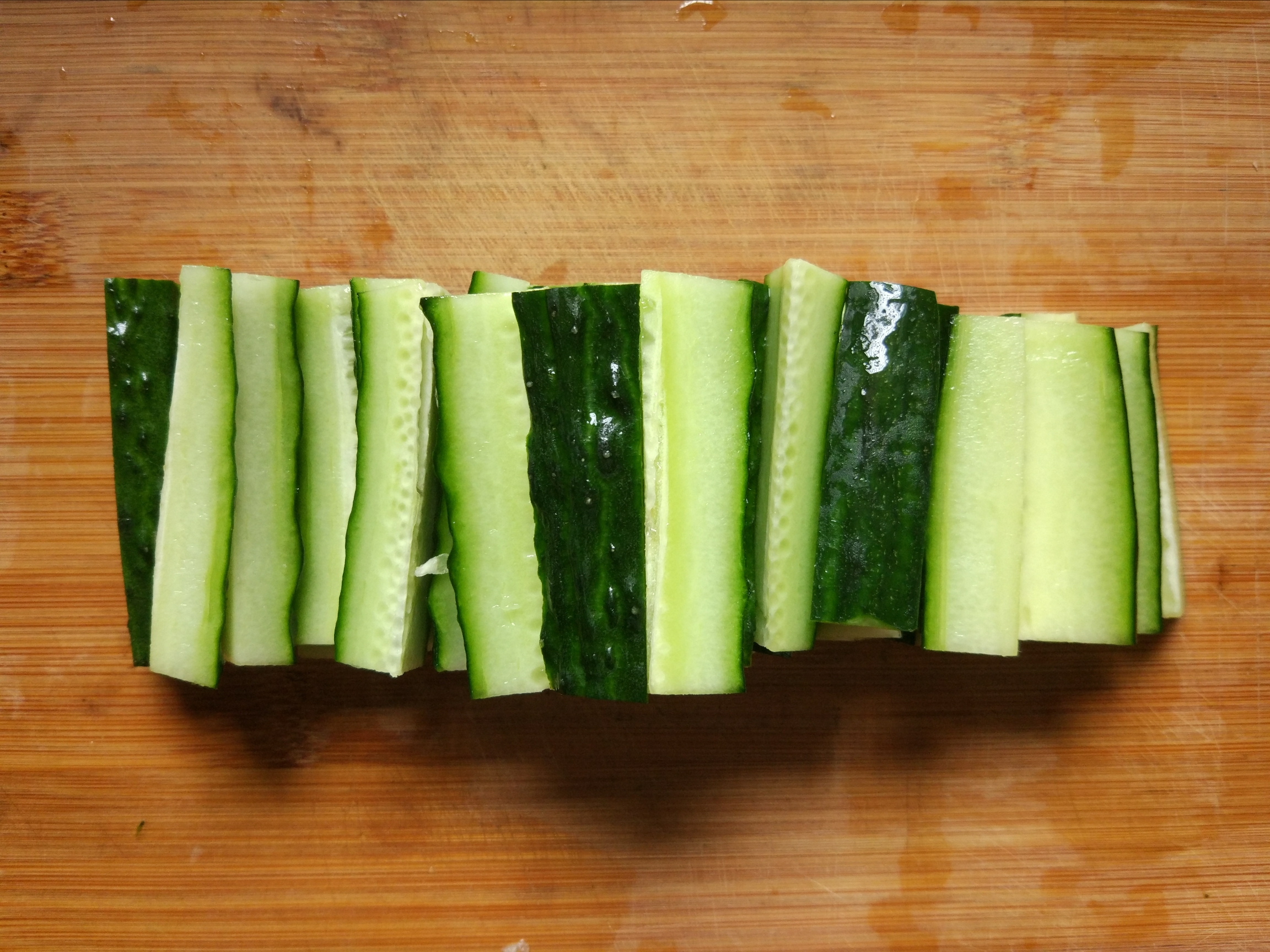 爽口冷盤——涼拌黃瓜條的做法 步骤2