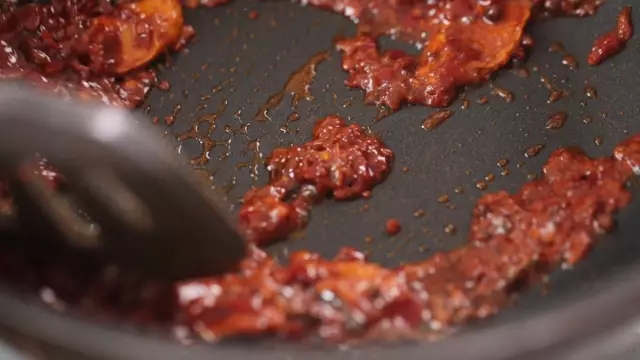 水煮牛肉：《中餐廳》張亮拿手菜（視訊菜譜）的做法 步骤8