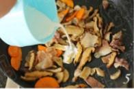 火腿菌菇焗飯的做法 步骤5