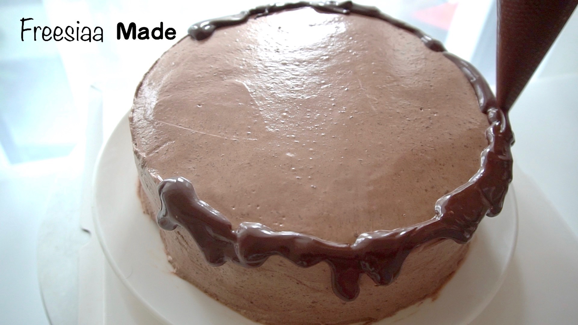（視訊菜譜）滴落巧克力蛋糕的做法 步骤11