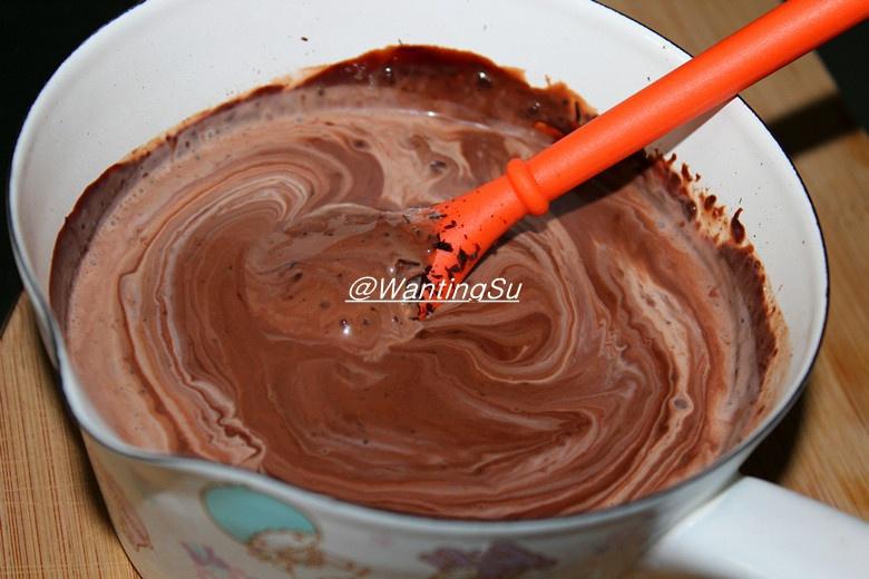 黑巧克力冰激凌的做法 步骤2