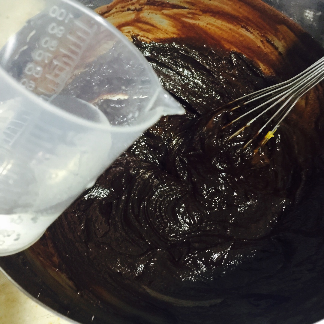 黑巧克力朗姆酒慕斯蛋糕的做法 步骤16