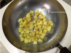 鍋巴土豆的做法 步骤7