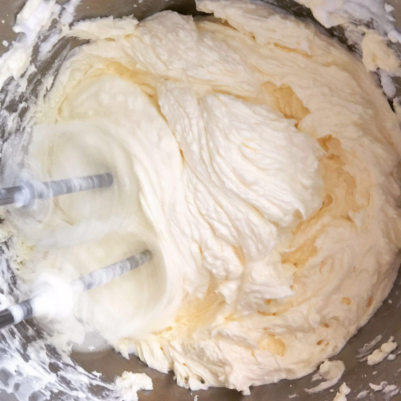 韓式裱花蛋糕之改良版奶油霜的做法 步骤5