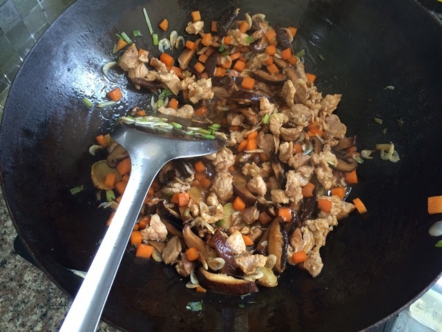 香菇瘦肉芋頭飯的做法 步骤3