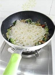 蔬菜炒麪的做法 步骤9