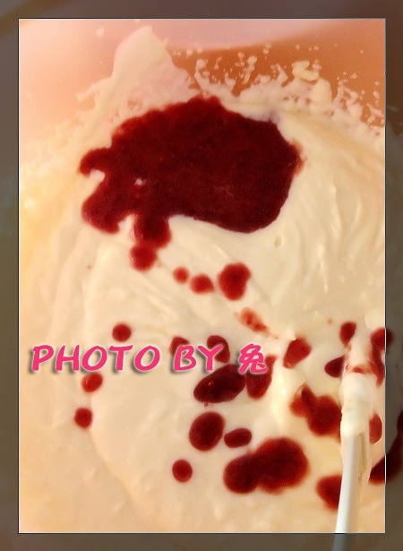 紅酒香蔓越莓芝士蛋糕（免烤）的做法 步骤10